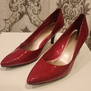 Bandolino Glossy Red Heels